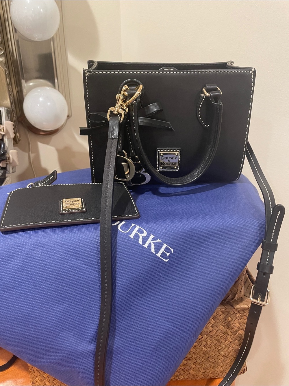 Dooney & Bourke Janine 20 crossbody bag & card holder wallet